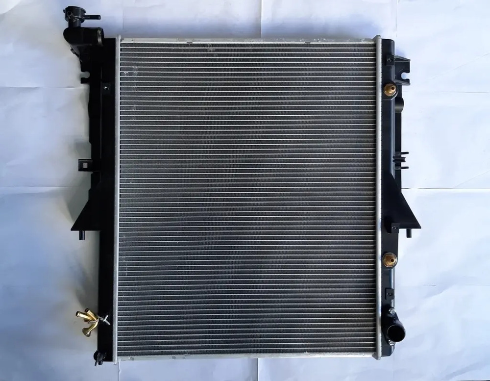 Radiador Agua Mitsubishi L200 2.4l 16v 130hp - Imagen 3