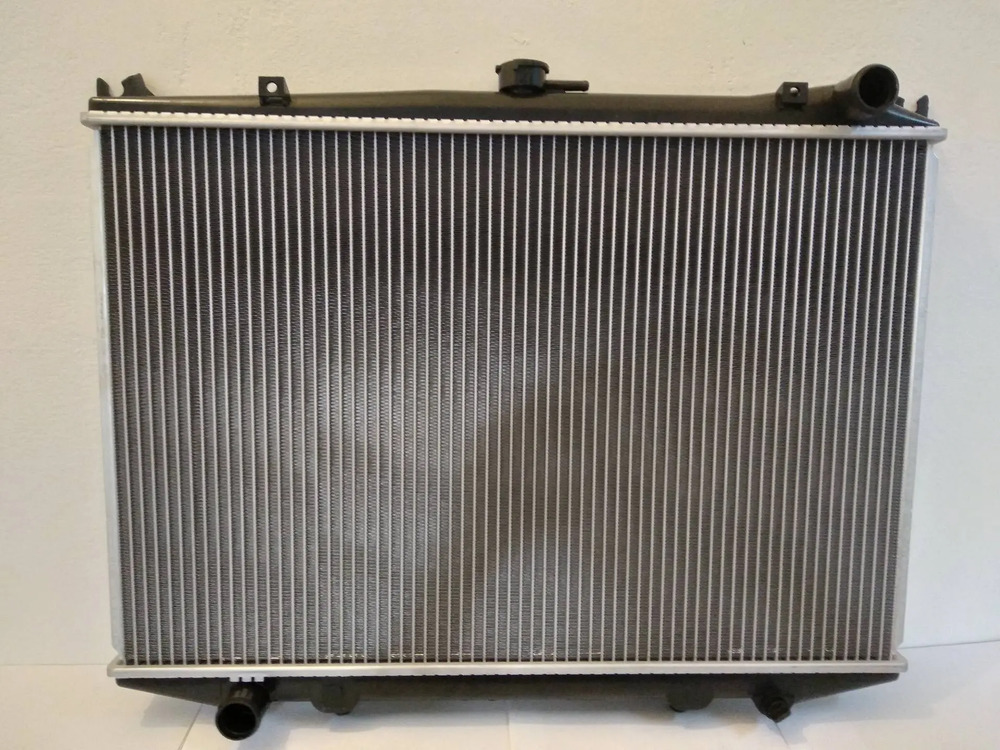 Radiador Nissan Pathfinder 2.7 Cc D 4x2 4x4 - D21 4x4 4x2 - Imagen 3