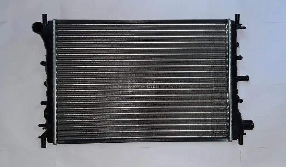 Radiador Volkswagen Logus 1.8 C/a - Pointer 2.0 C/a - Imagen 2